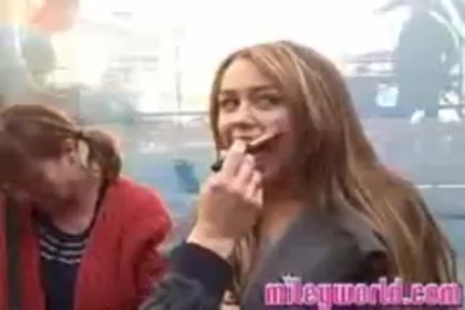 MileyWorld - Warming Up! 066