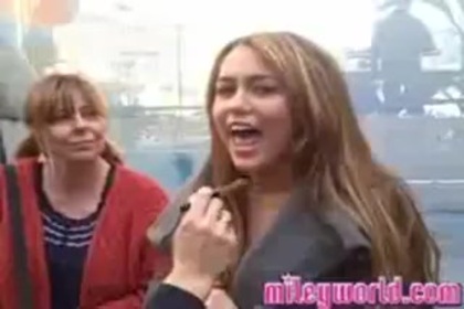 MileyWorld - Warming Up! 072