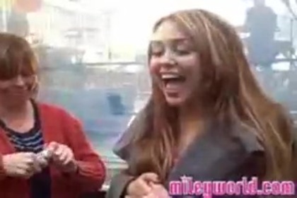 MileyWorld - Warming Up! 091