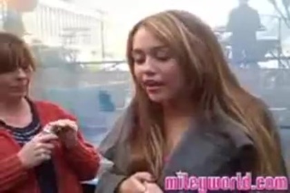 MileyWorld - Warming Up! 102