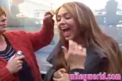 MileyWorld - Warming Up! 122 - MileyWorld - Warming Up - Captures