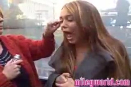 MileyWorld - Warming Up! 135