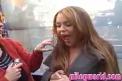 MileyWorld - Warming Up! 150