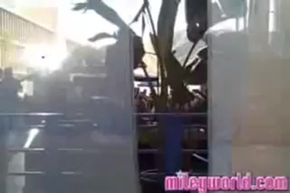 MileyWorld - Warming Up! 182