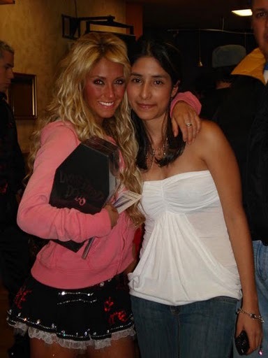 124259452us7 - Anahi 2