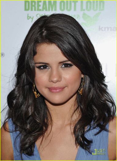 selena-gomez-carlo-screening-01