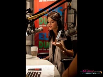 normal_010 - 06-23-11 Selena Gomez Visits Z100 Studios