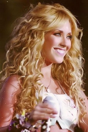 85414615 - Anahi 3