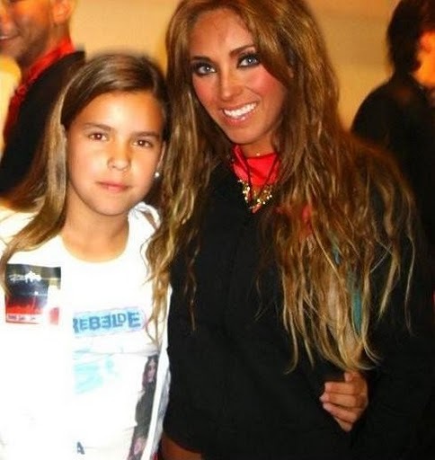 116865636 - Anahi 3