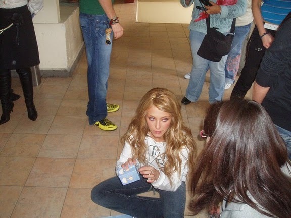 loira001gd8 - Anahi 4