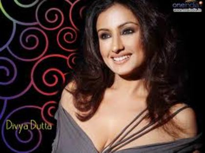 Divya Dutta - Alege-Divya Dutta vs Kareena Kapoor