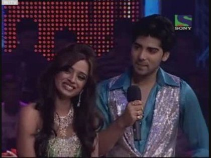 166198_140779272642395_100001309704968_193449_3357873_n - parul chuhan ragni culoarea fericirii