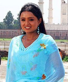 184891_131090373629672_100001861318900_193211_4806872_n - parul chuhan ragni culoarea fericirii