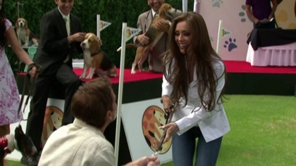 normal_017 - Dos Hogares Promos y Trailer