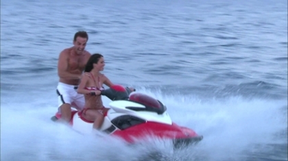 normal_025 - Dos Hogares Promos y Trailer