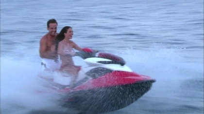 normal_026 - Dos Hogares Promos y Trailer