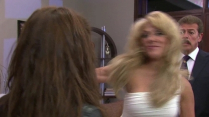 normal_085 - Dos Hogares Promos y Trailer