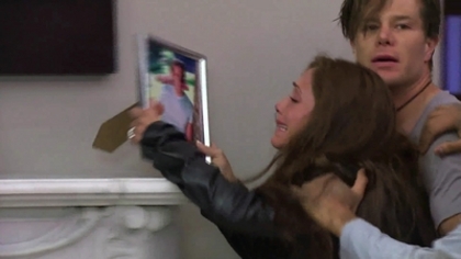 normal_099 - Dos Hogares Promos y Trailer