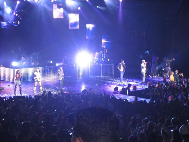 02465456 - Show 2007