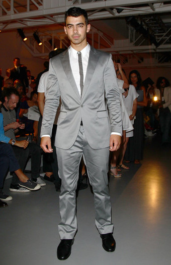 Joe+Jonas+Calvin+Klein+Collection+Milan+Fashion+dHNVsJp3CkAl - Calvin Klein Collection - Milan Fashion Week Menswear SpringSummer 2012