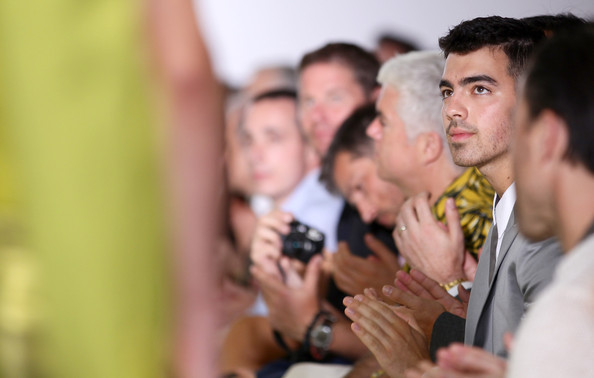 Joe+Jonas+Calvin+Klein+Collection+Milan+Fashion+WRmswZrxPICl