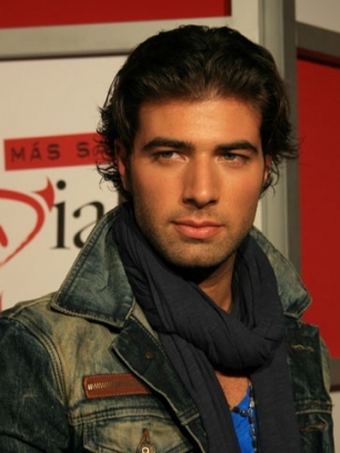 Jeancarlos+Canela+HOMBRE01___306x408_original