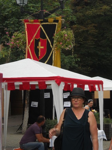 Bunica si.......... - SERBARILE MEDIEVALE ALE BISTRITEI 2011