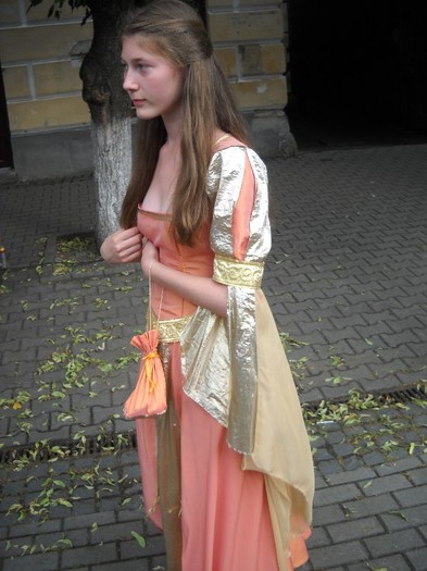 ...........Domnita de pe vremuri. - SERBARILE MEDIEVALE ALE BISTRITEI 2011