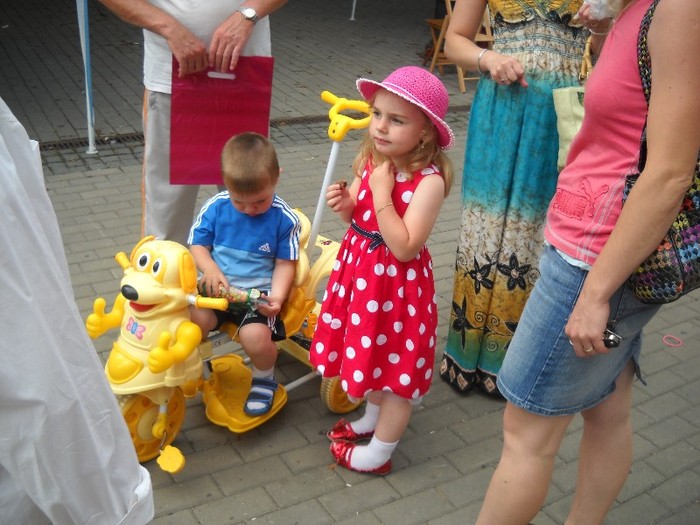 EU CU CINE VOTEZ? - SERBARILE MEDIEVALE ALE BISTRITEI 2011