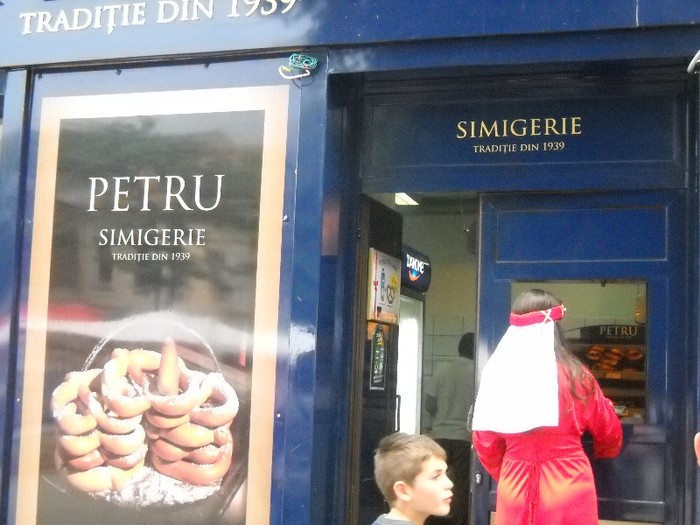 ........covrigi........ - SERBARILE MEDIEVALE ALE BISTRITEI 2011