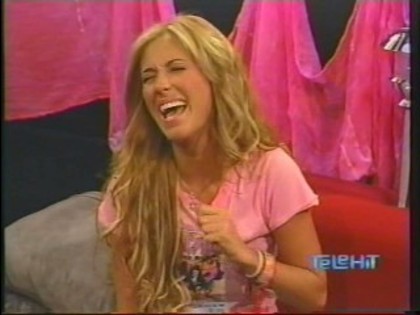 23ago06id81on0gc0 - Anahi 5