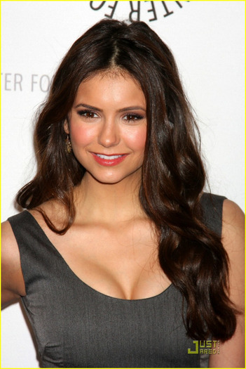 nina-dobrev-paley-fest-17