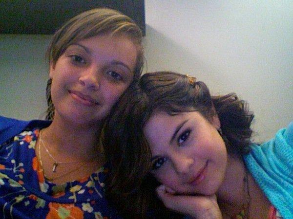 OKZLYRLKVDEDEGCMWNN - POZE SUPER SUPER RARE SELENA GOMEZ