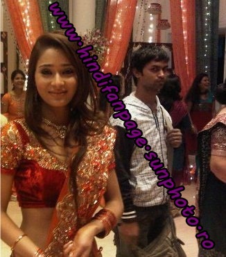 166361_498377954555_165475334555_5765805_689324_n - Sara Khan - Ram milay on set