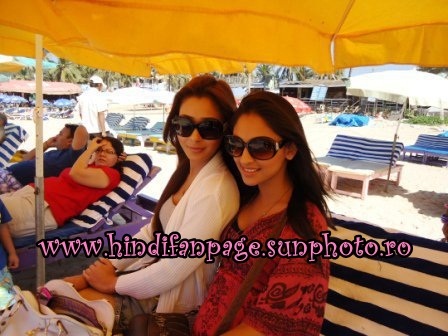 166892_10150095239184556_165475334555_5896268_5494616_n - Sara Khan In Goa POZE RARE