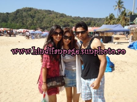 179387_10150095239019556_165475334555_5896262_3555131_n - Sara Khan In Goa POZE RARE