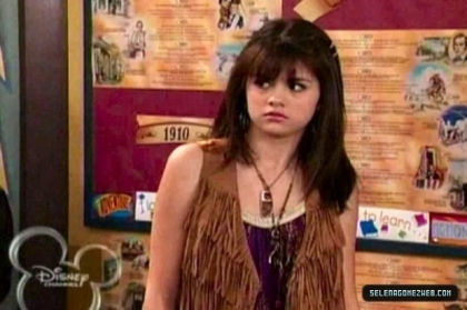 normal_selena-gomez-0036