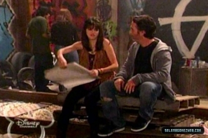 normal_selena-gomez-0056