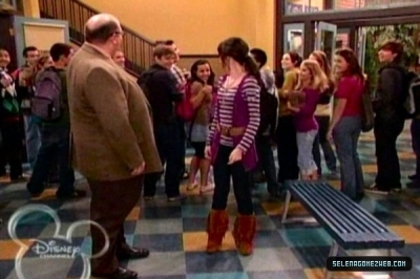 normal_selena-gomez-0083