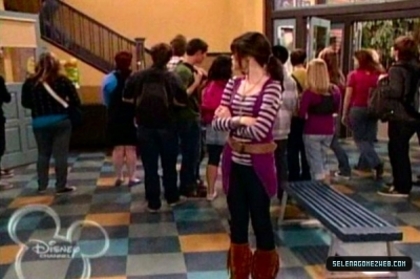 normal_selena-gomez-0087