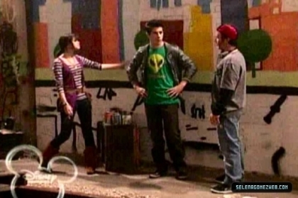 normal_selena-gomez-0101