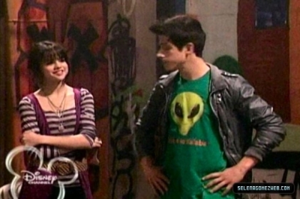 normal_selena-gomez-0108