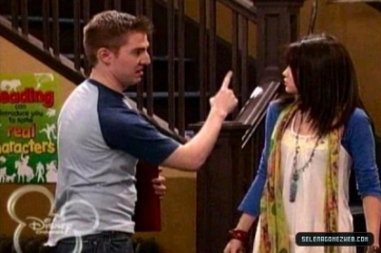 normal_selena-gomez-0115