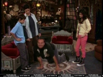 normal_wowpS01E08_0011 - Wizards Of Waverly Place - Curb Your Dragon - Screencaps