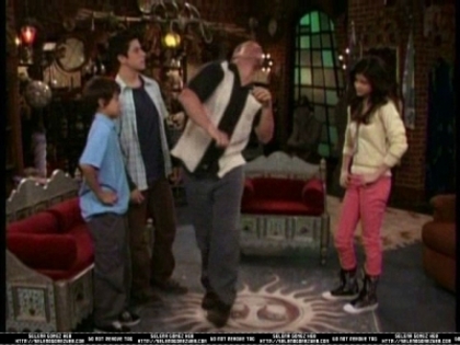 normal_wowpS01E08_0012 - Wizards Of Waverly Place - Curb Your Dragon - Screencaps