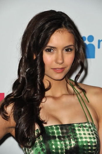 ay3nn8 - album nina dobrev
