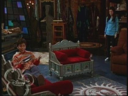 normal_WOWP1x01_wmv_000472332 - Wizards Of Waverly Place - Crazy 10 Minute Sale - Screencaps