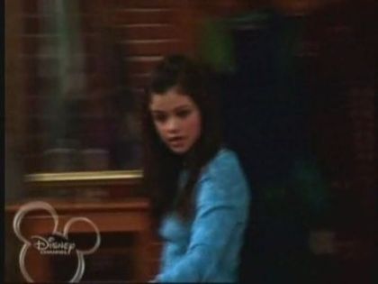 normal_WOWP1x01_wmv_000474366 - Wizards Of Waverly Place - Crazy 10 Minute Sale - Screencaps