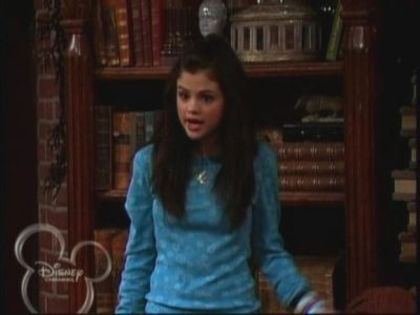 normal_WOWP1x01_wmv_000481632 - Wizards Of Waverly Place - Crazy 10 Minute Sale - Screencaps