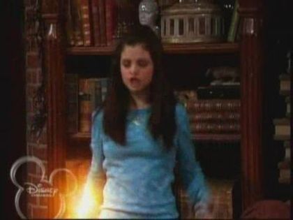 normal_WOWP1x01_wmv_000485399 - Wizards Of Waverly Place - Crazy 10 Minute Sale - Screencaps